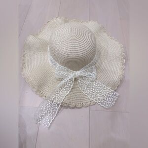 Elegant Sun Hat with Lace Bow